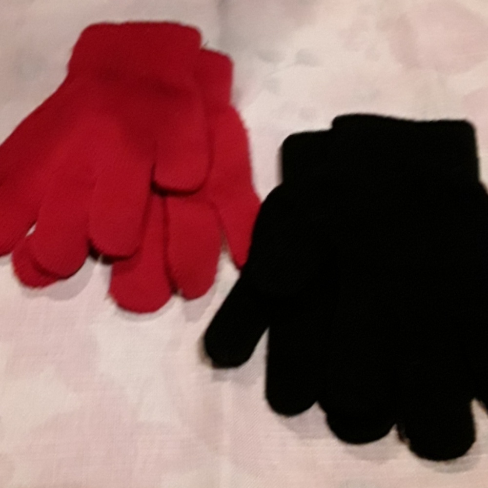 2- Sets Children's Gloves. - Picture 1 of 3